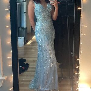 Mac Duggal Designer prom/evening gown